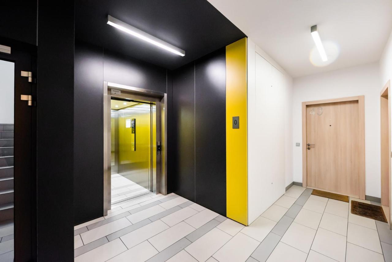 Wola Luxury Wooden Apartment Varsó Kültér fotó